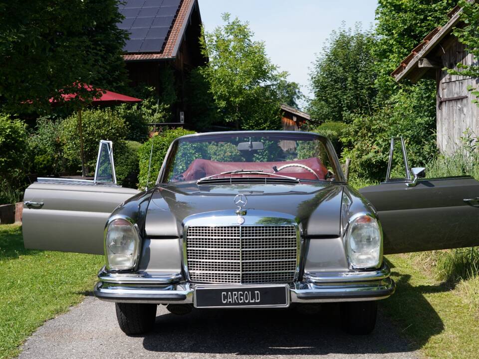 Bild 9/13 von Mercedes-Benz 280 SE (1971)