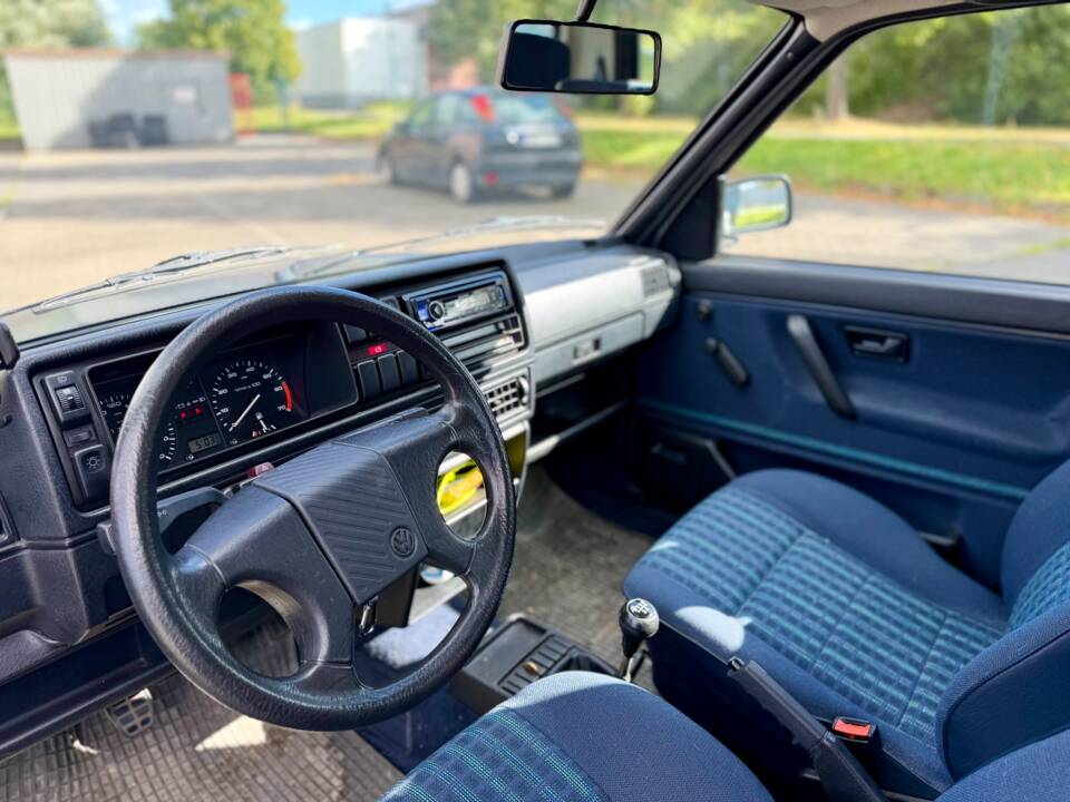 Image 8/17 of Volkswagen Golf Mk II 1.8 (1990)