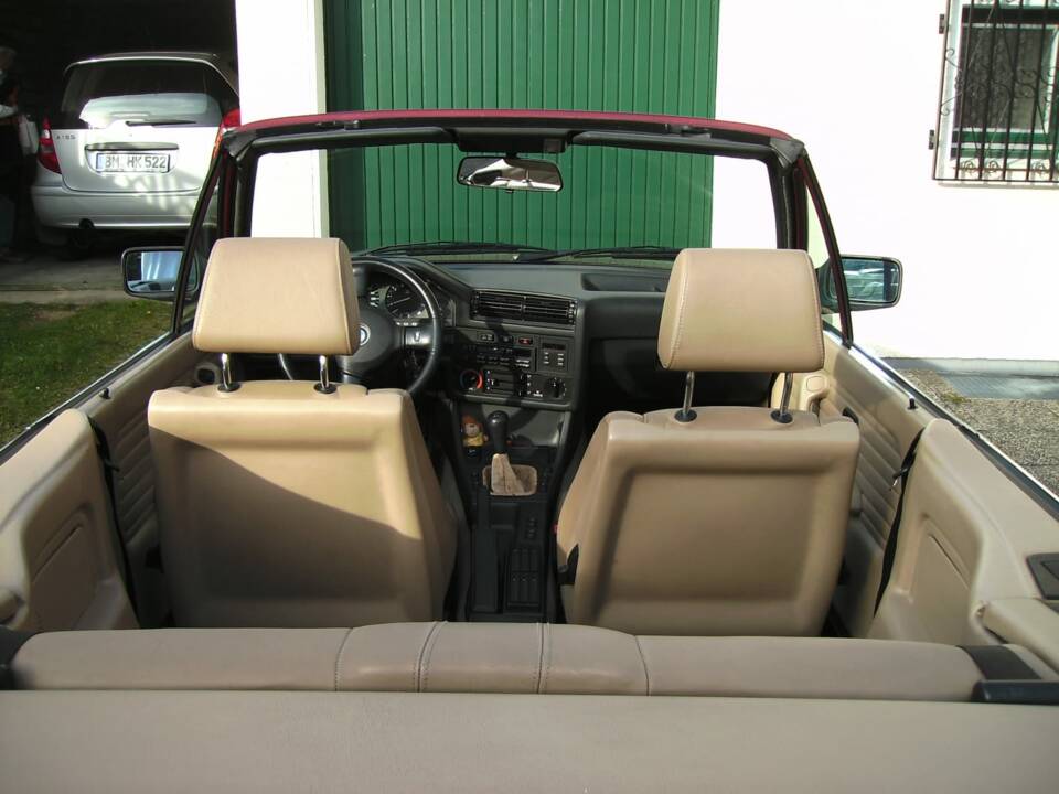 Image 5/7 of BMW 318i Touring (1992)