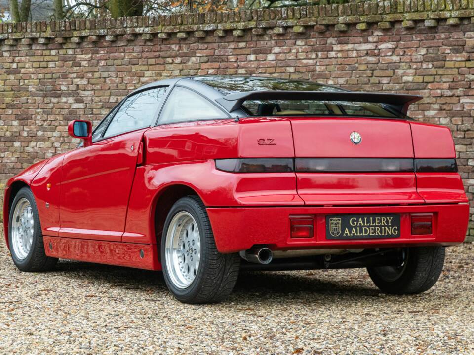 Image 2/50 de Alfa Romeo SZ (1991)