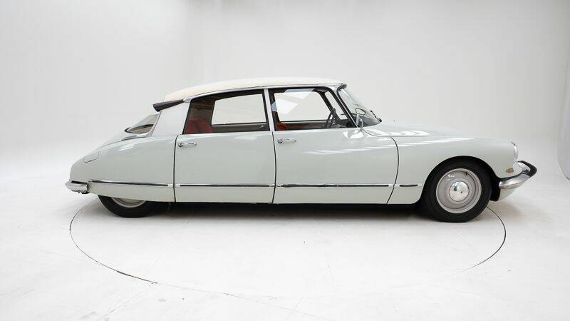 Bild 9/15 von Citroën ID 19 Break (1965)