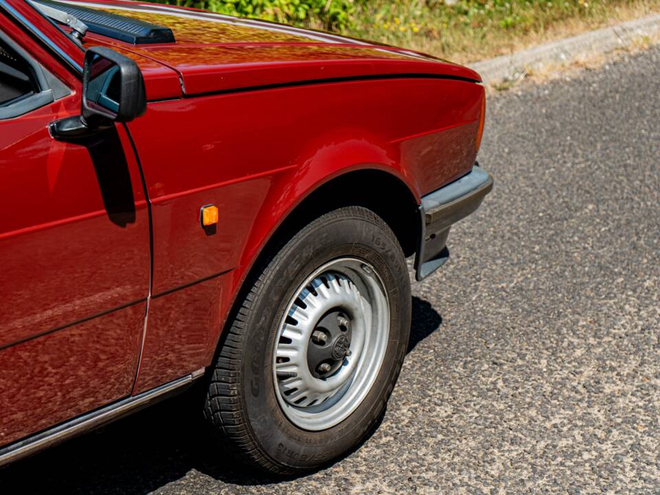 Imagen 14/50 de Alfa Romeo Giulietta 1.6 (1981)