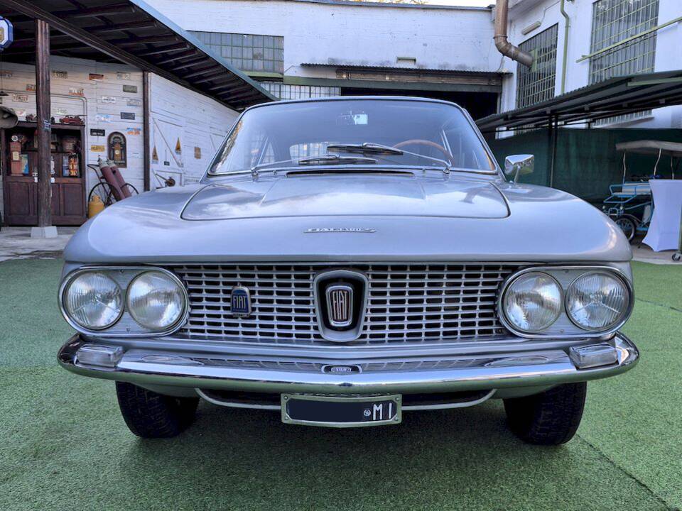 Image 7/54 de FIAT 1300 Vignale (1965)