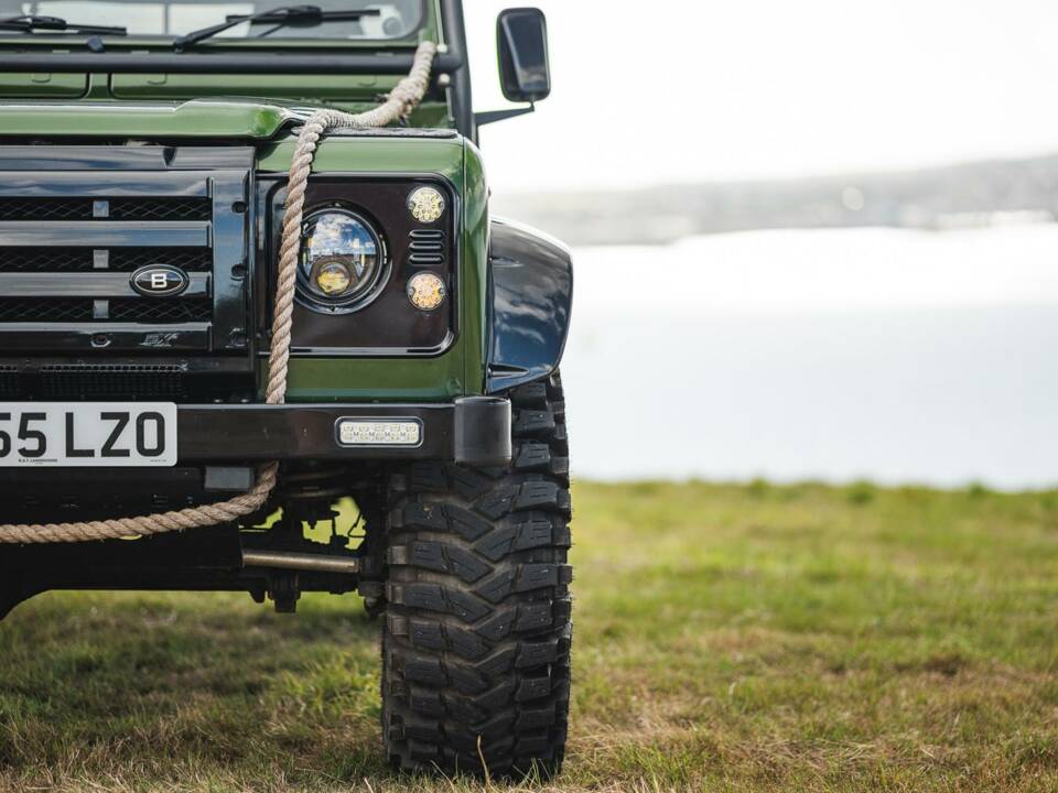 Image 28/31 de Land Rover Defender 110 (2005)