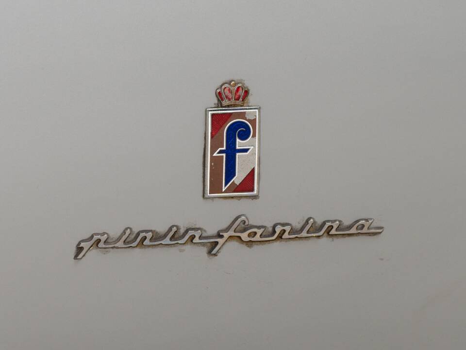 Image 13/29 of Ferrari 250 GTE (1961)