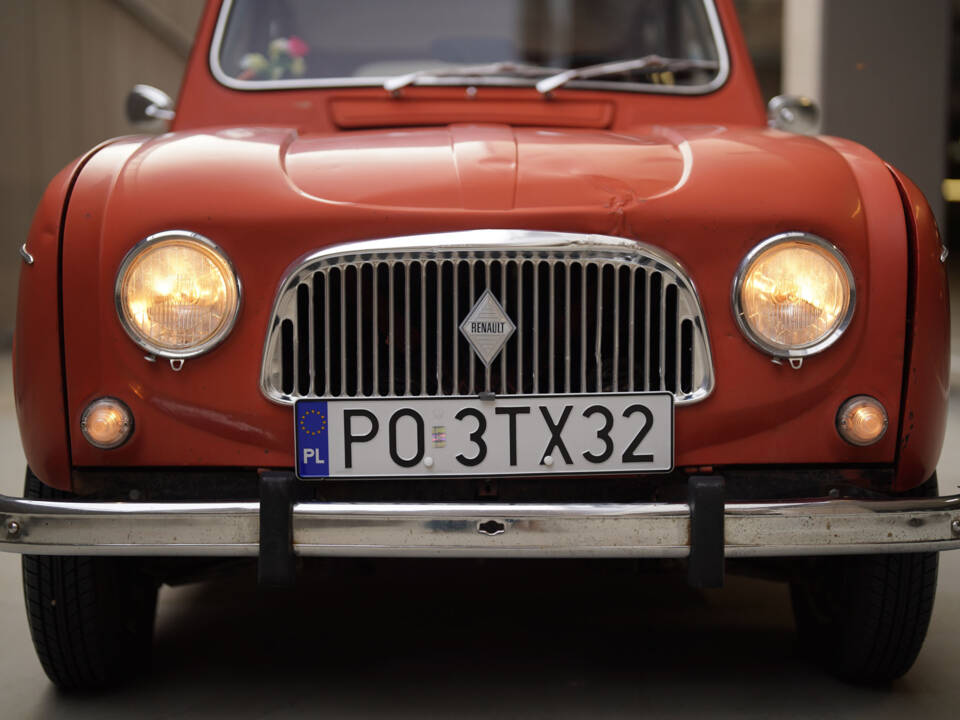 Image 49/100 of Renault R 4 (1964)