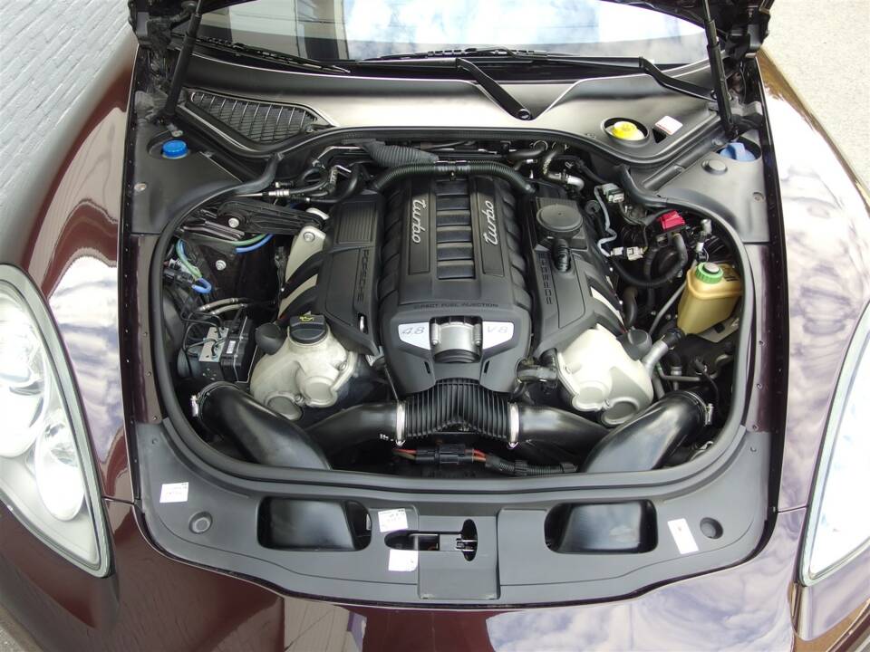 Bild 76/98 von Porsche Panamera Turbo (2009)