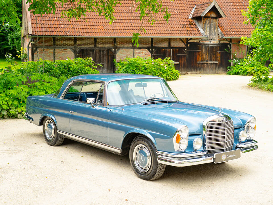 Image 12/48 of Mercedes-Benz 280 SE (1969)