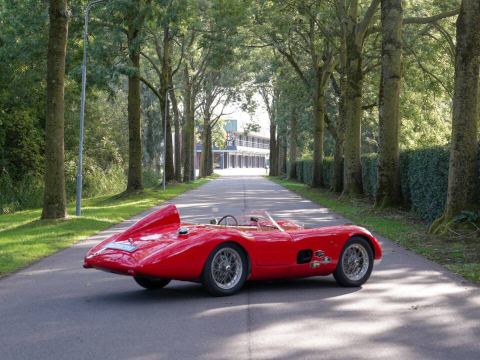 Image 5/39 of Bandini 750 Sport Internazionale "Saponetta" (1957)