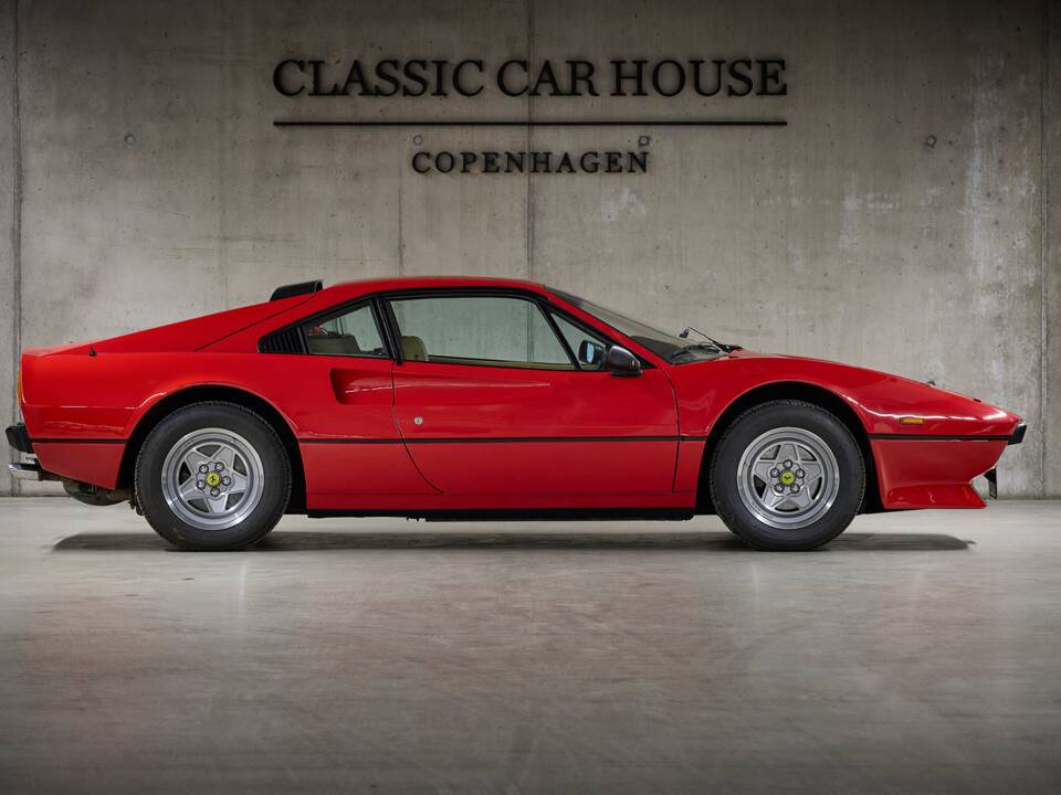 Image 22/100 of Ferrari 308 GTB Quattrovalvole (1983)