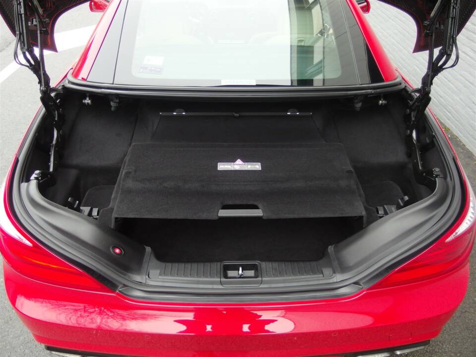 Image 61/99 of Mercedes-Benz SL 63 AMG (2012)