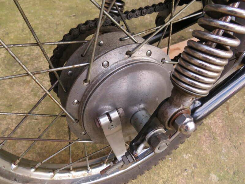 Bild 26/32 von Yamaha DUMMY (1972)