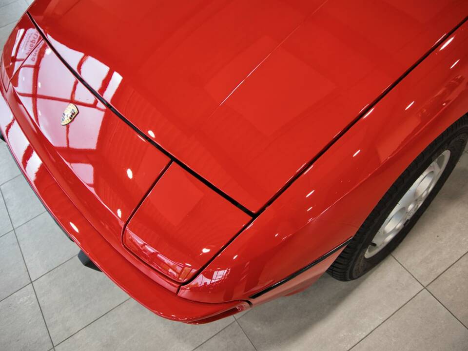 Image 9/10 of Porsche 924 S (1988)