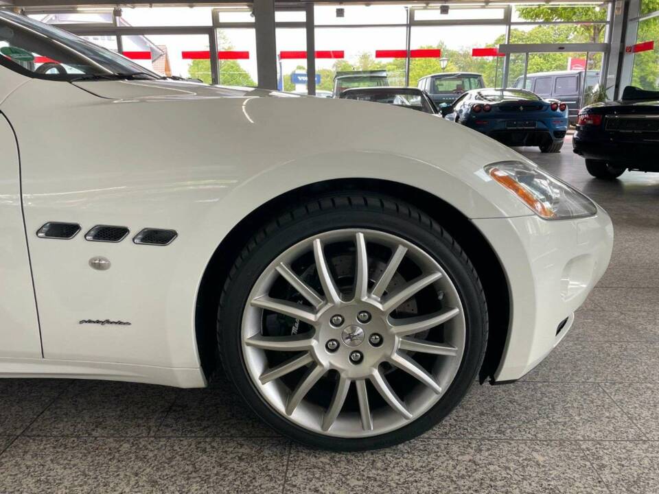 Afbeelding 5/15 van Maserati GranCabrio 4.7 (2010)