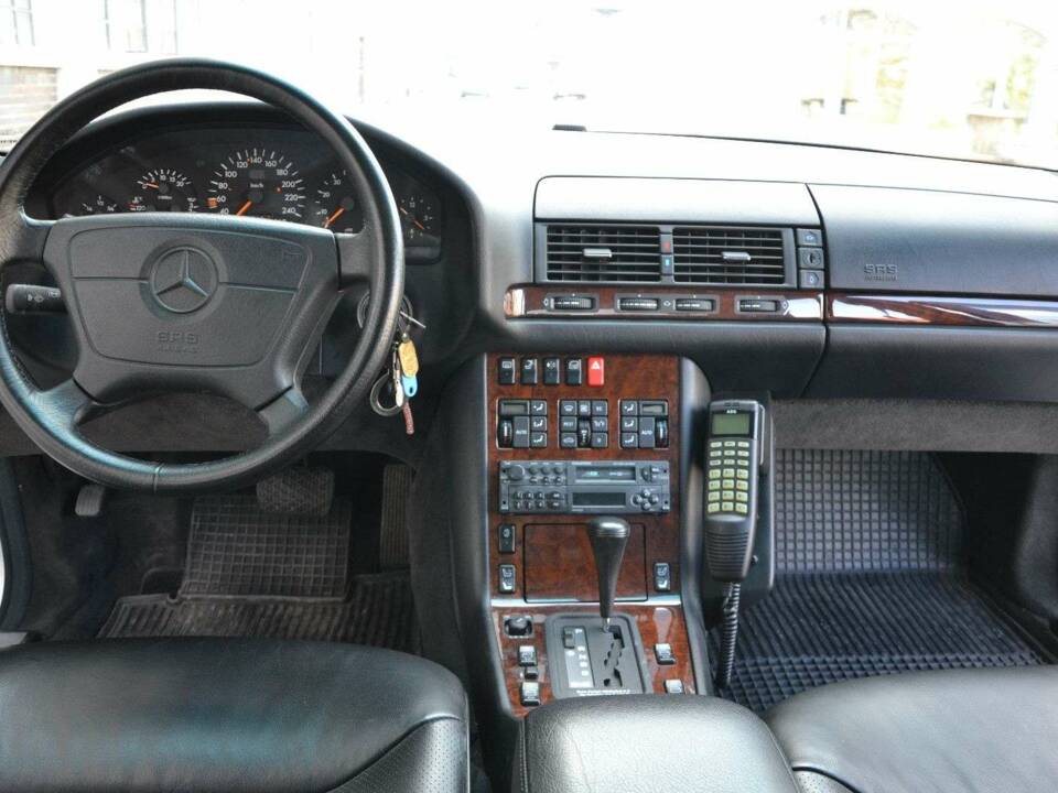 Afbeelding 10/18 van Mercedes-Benz 500 SE (1992)