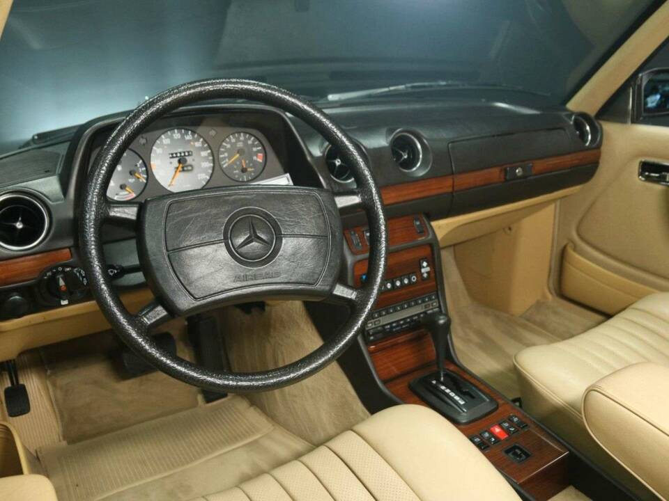 Imagen 14/30 de Mercedes-Benz 280 CE (1984)