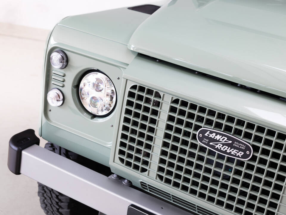 Image 24/36 of Land Rover Defender (2016)