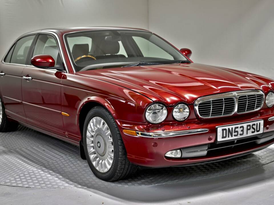 Imagen 3/50 de Jaguar XJR Super V8 (2004)