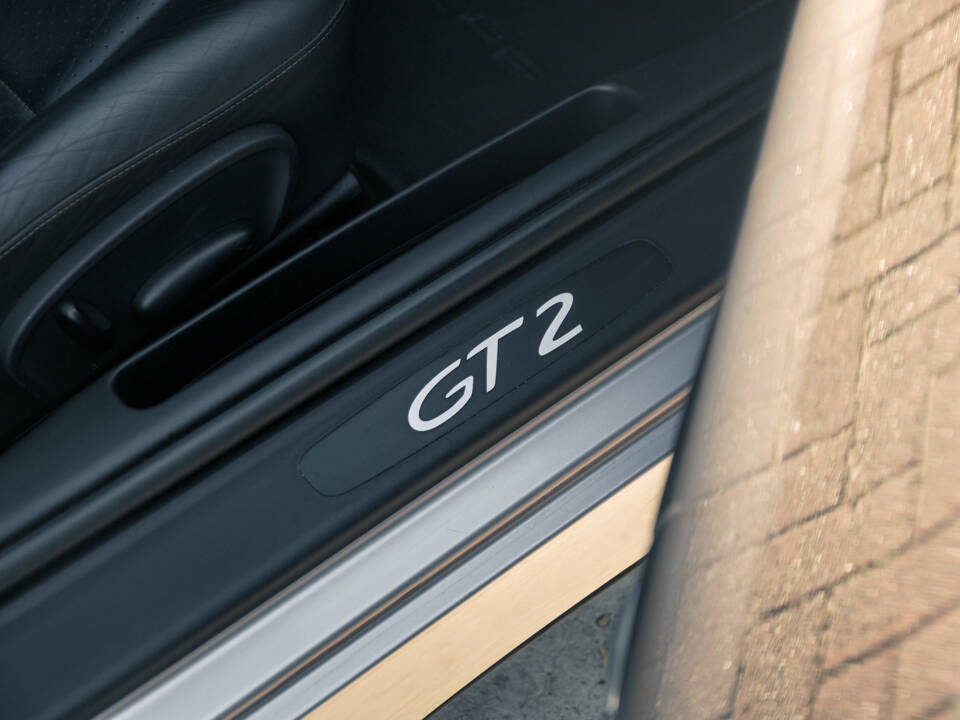 Image 42/51 of Porsche 911 GT2 (2001)