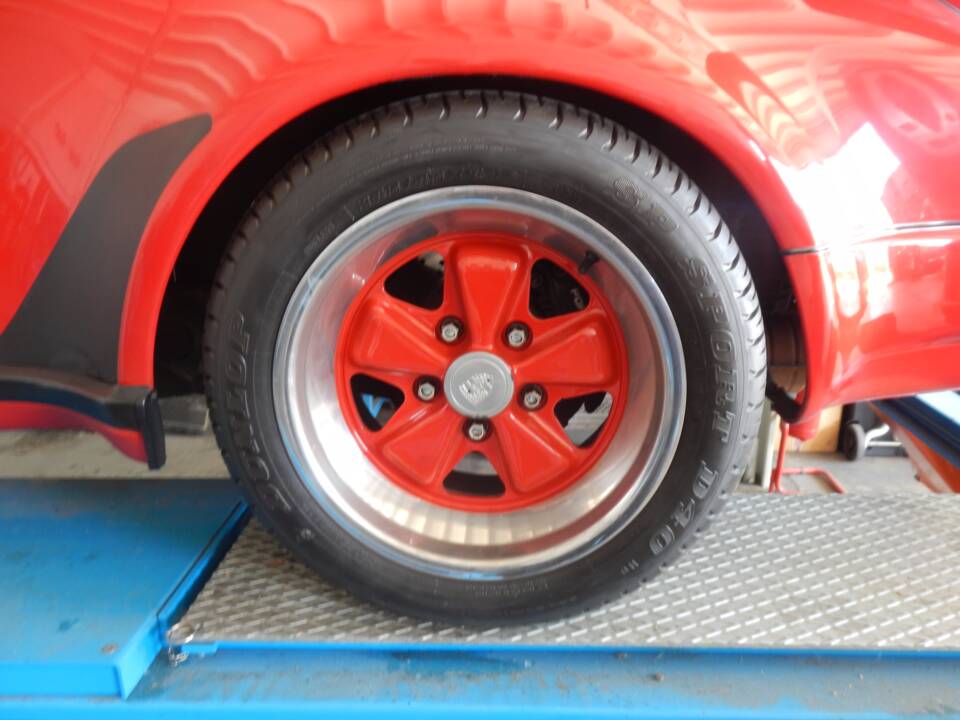 Imagen 61/85 de Porsche 911 Carrera 3.2 (1986)