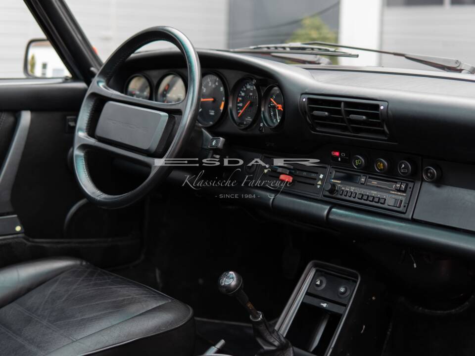 Bild 18/31 von Porsche 911 Carrera 3.2 (1988)