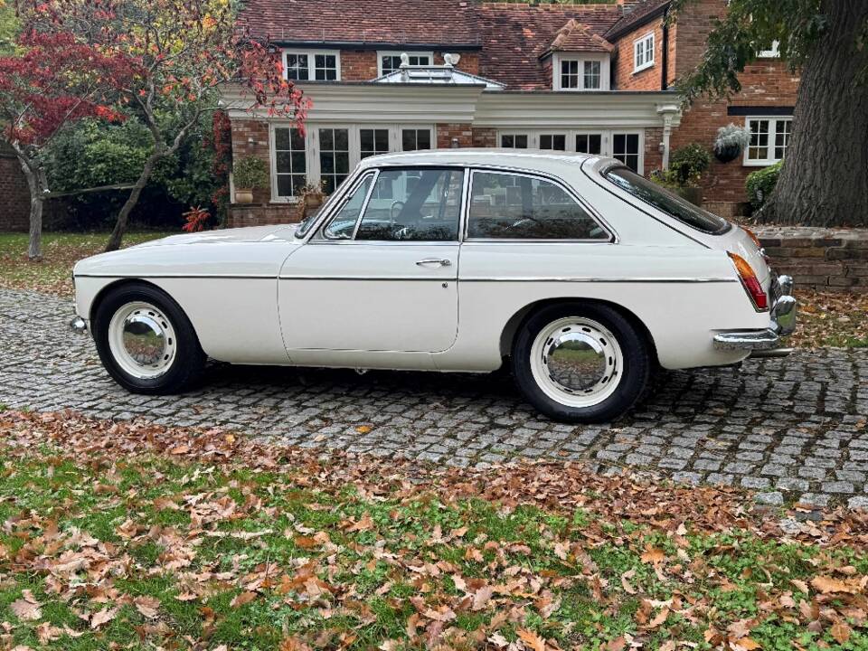 Bild 10/30 von MG MGC GT (1969)