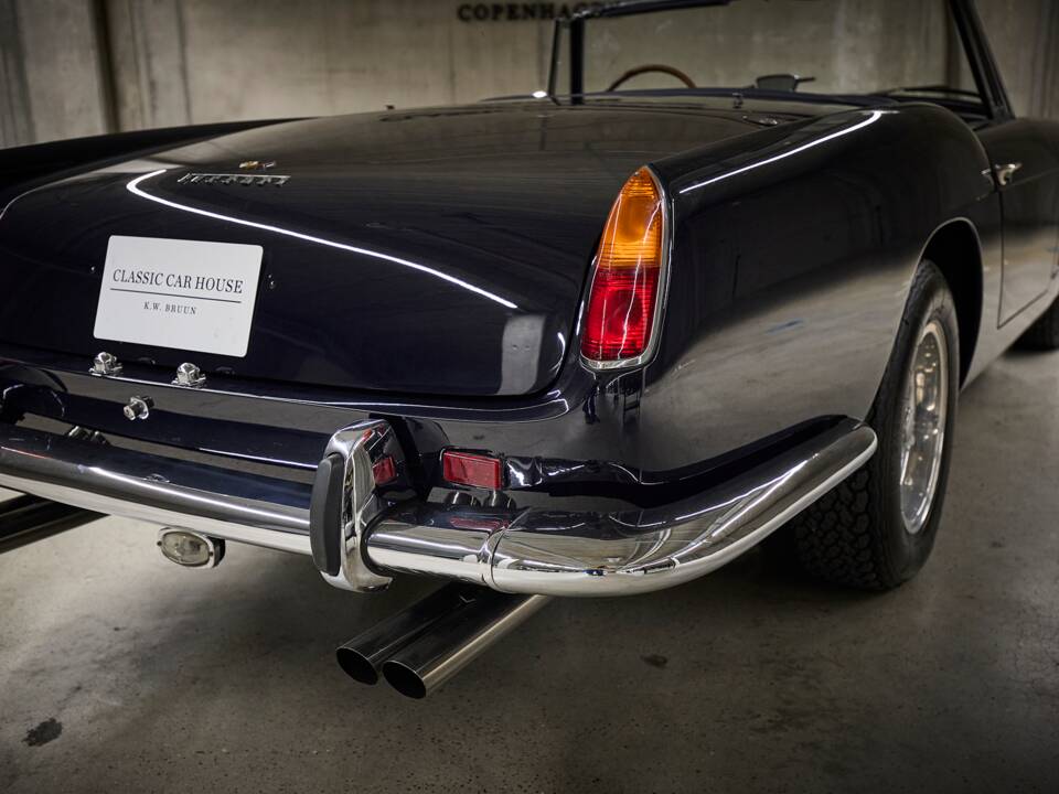 Image 57/100 of Ferrari 250 GT (1962)