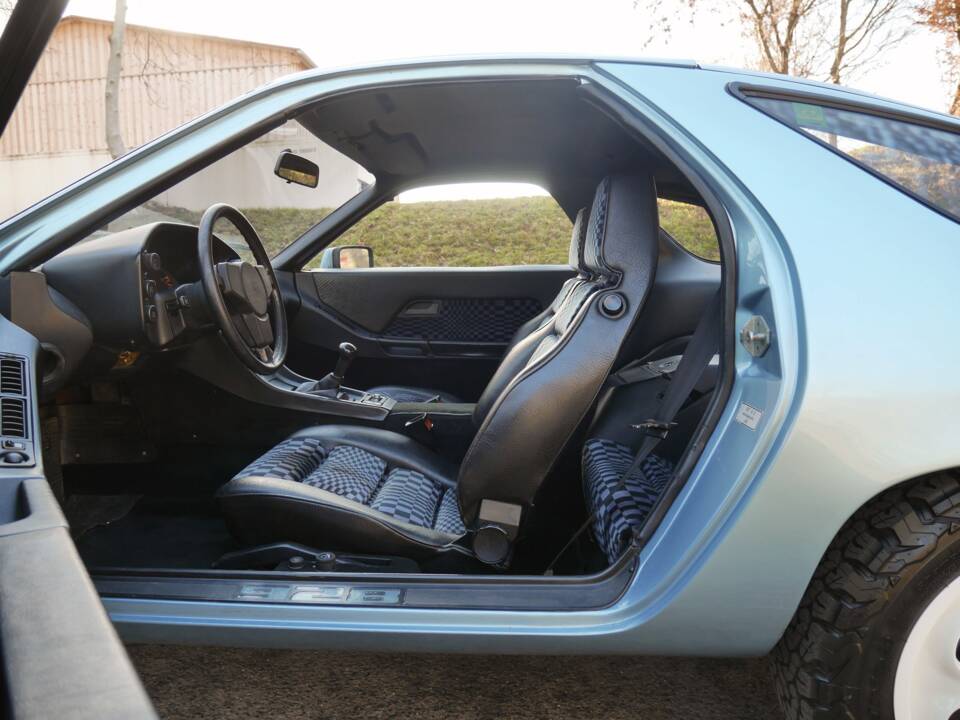 Immagine 9/31 di Porsche 928 (1978)