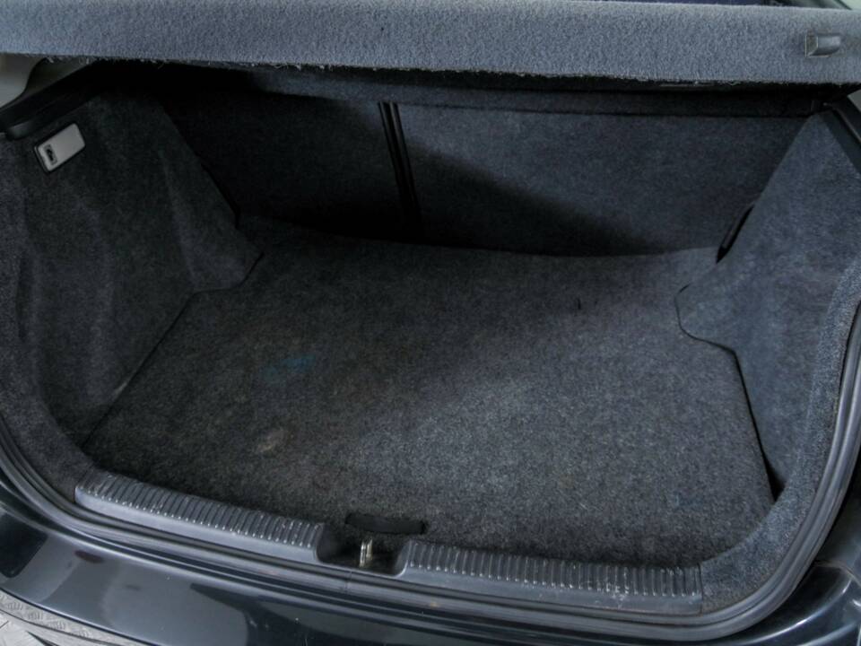 Bild 28/30 von Toyota Corolla 1.6 VVT-i (2005)