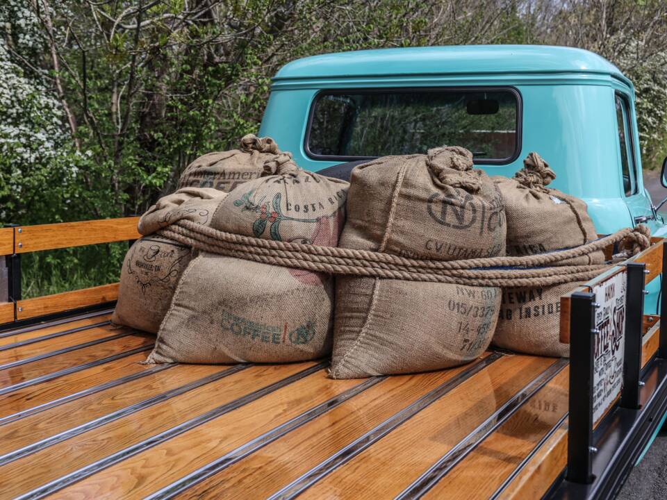 Immagine 26/34 di Chevrolet 3100 ½-ton (1957)