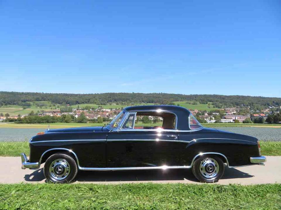 Image 3/20 of Mercedes-Benz 220 S (1958)