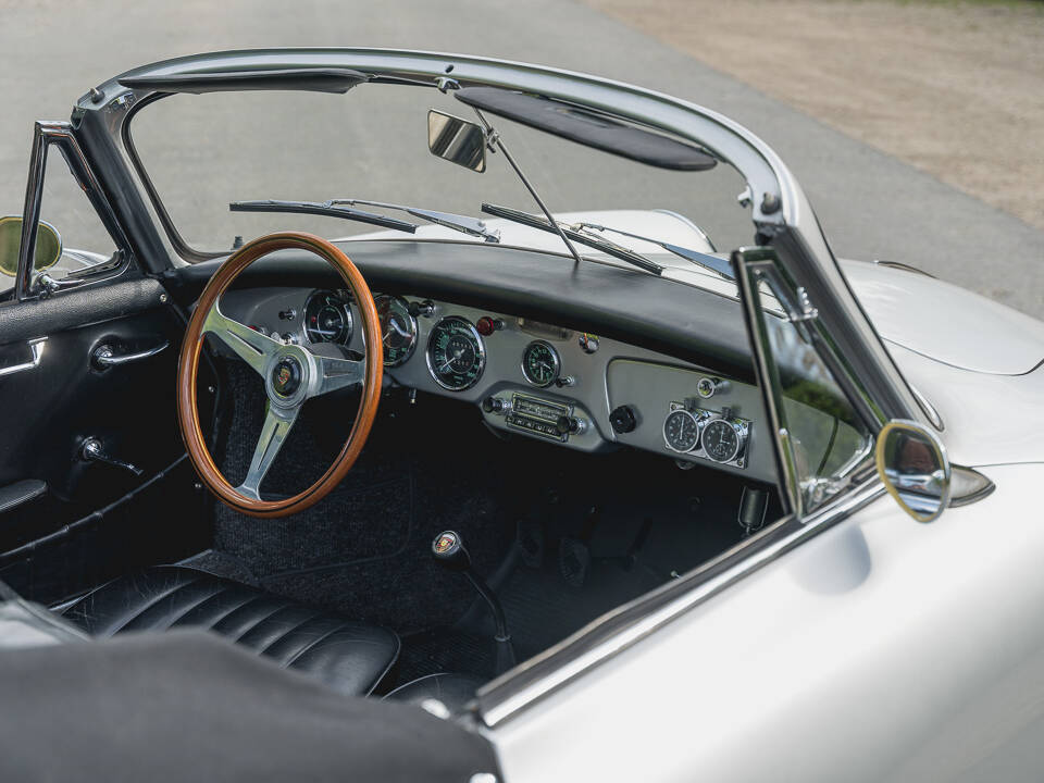 Image 17/28 of Porsche 356 B 1600 (1960)