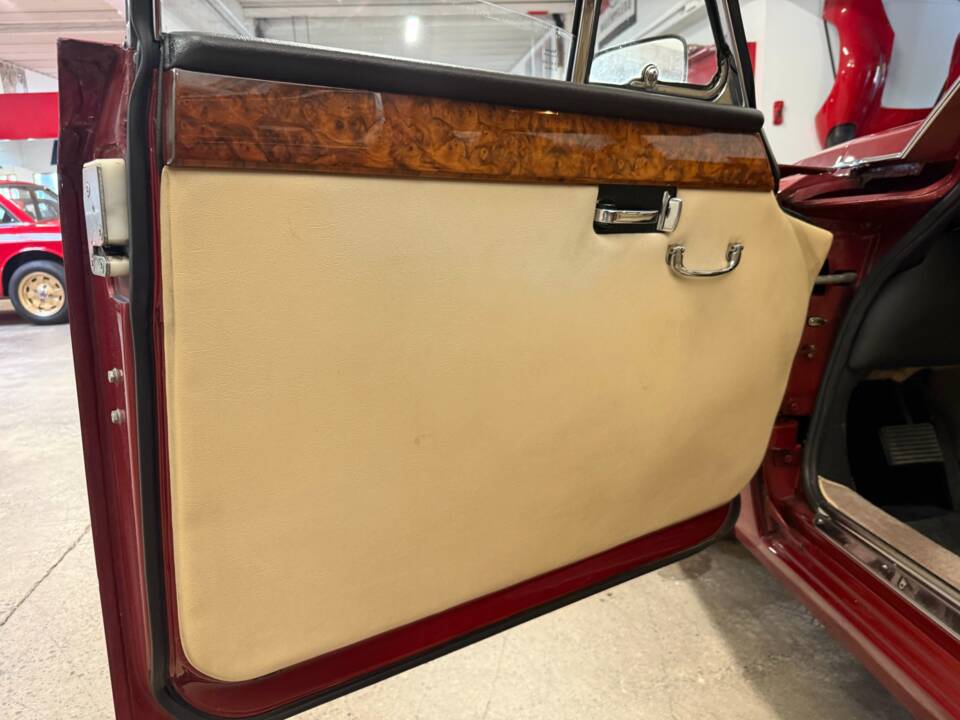 Image 6/16 of Daimler DS 420 (1988)