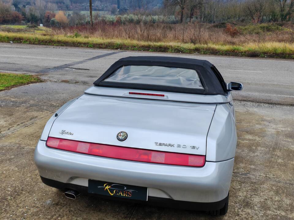 Bild 20/40 von Alfa Romeo Spider 2.0 Twin Spark 16V (1997)