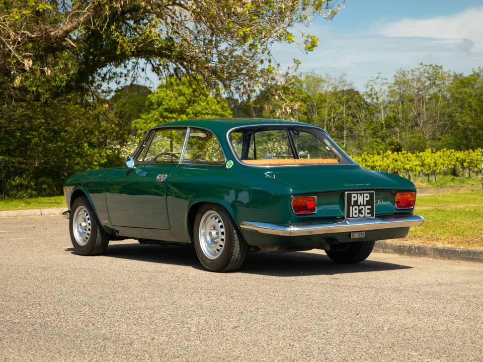 Imagen 30/50 de Alfa Romeo Giulia 1600 Sprint GT Veloce (1968)