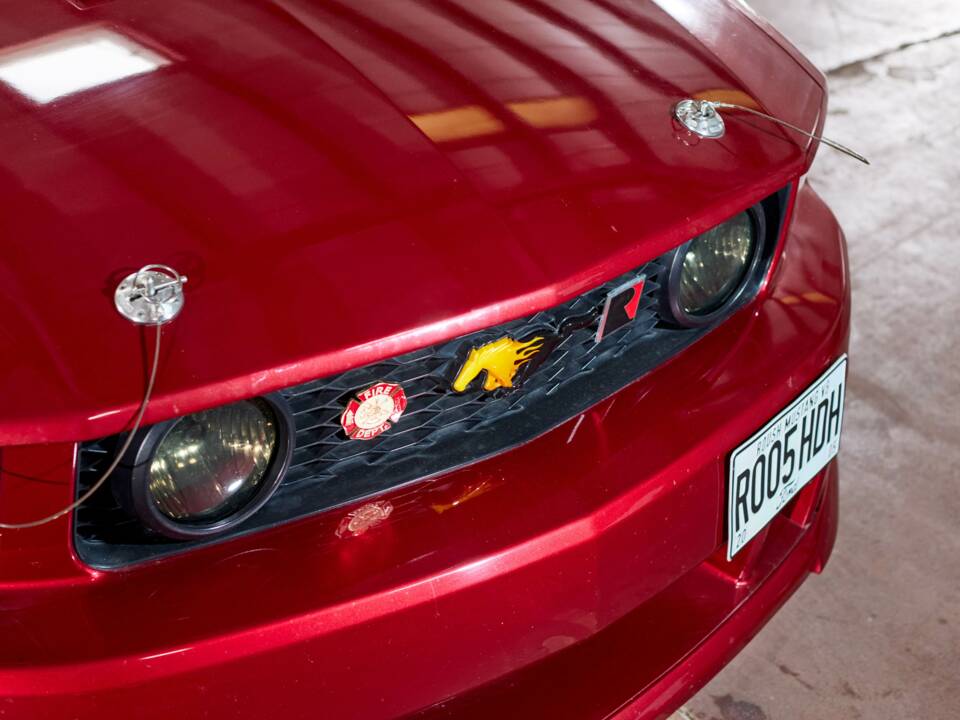 Image 32/68 of Ford Mustang GT (2005)
