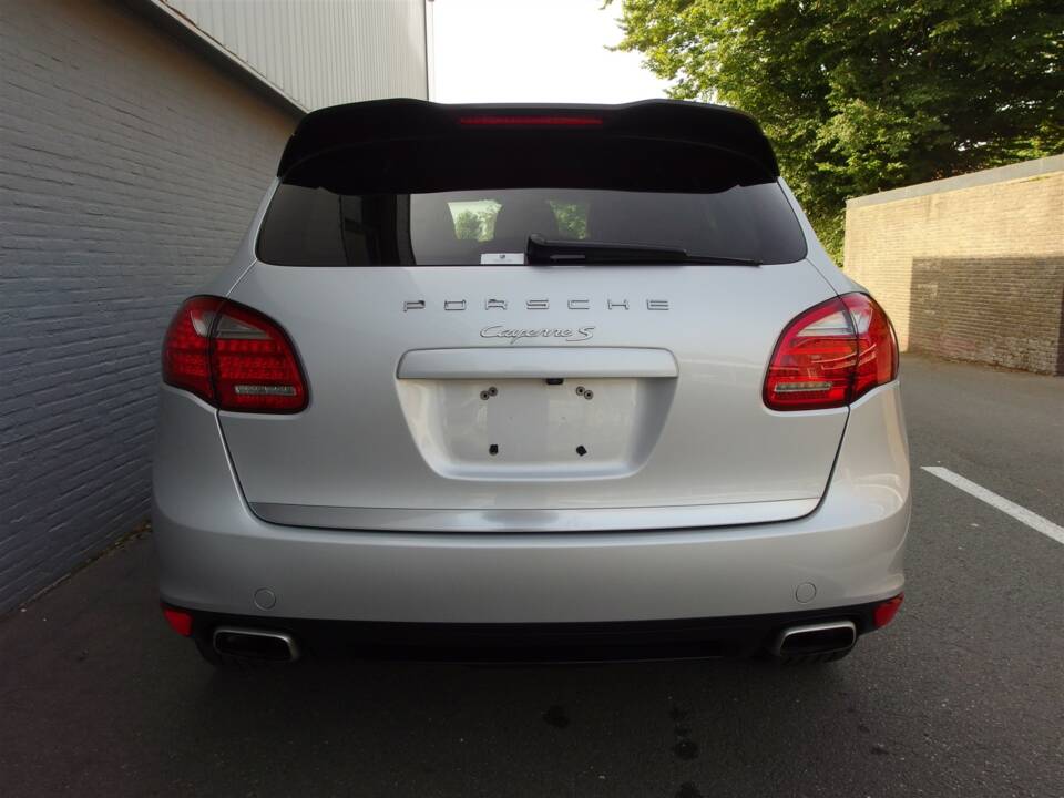 Image 7/98 of Porsche Cayenne S (2010)