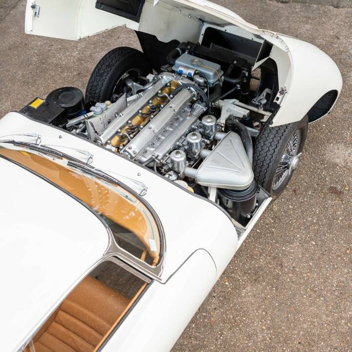 Bild 28/29 von Jaguar E-Type 4.2 (1965)