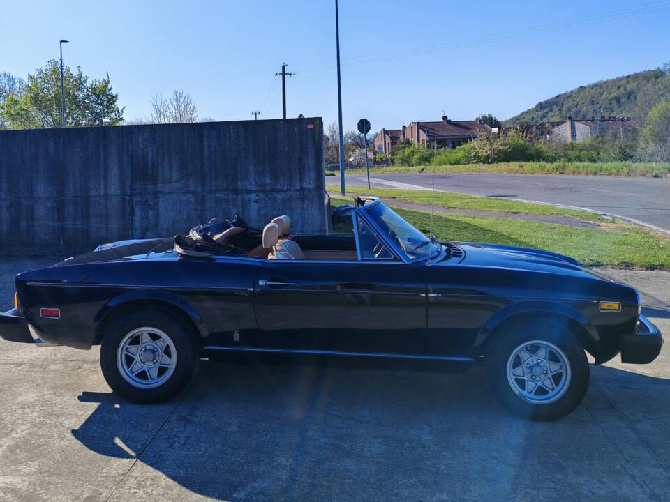 Image 4/42 of FIAT 124 Spider CS1 (1975)