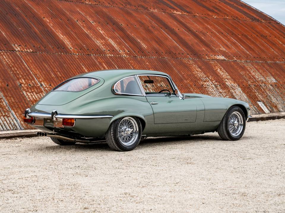 Image 9/50 of Jaguar Type E V12 (2+2) (1971)