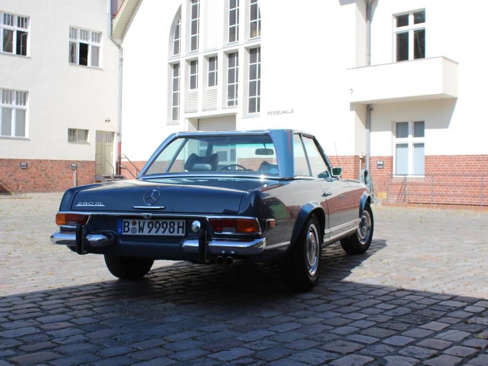 Image 4/32 of Mercedes-Benz 280 SL (1970)
