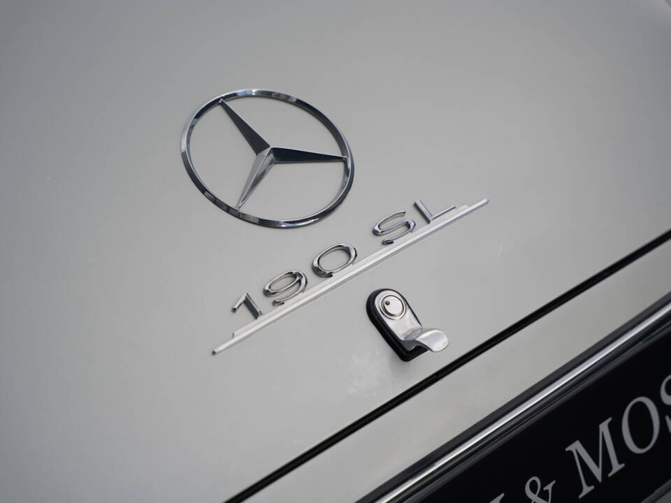 Image 31/50 of Mercedes-Benz 190 SL (1960)