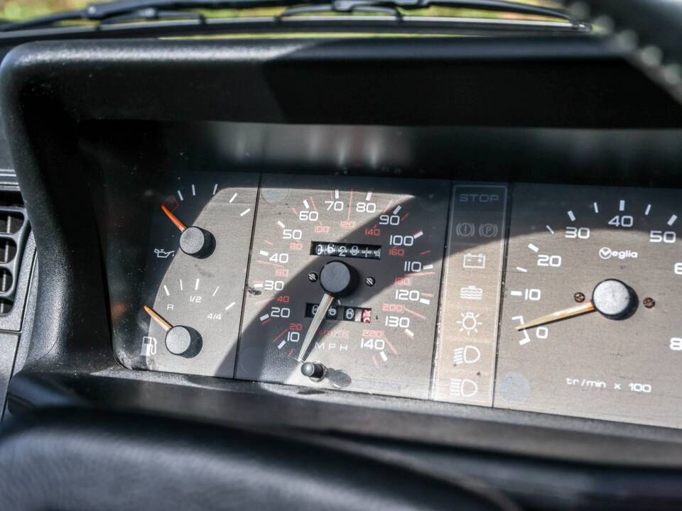 Image 37/39 of Peugeot 205 CTi (1991)