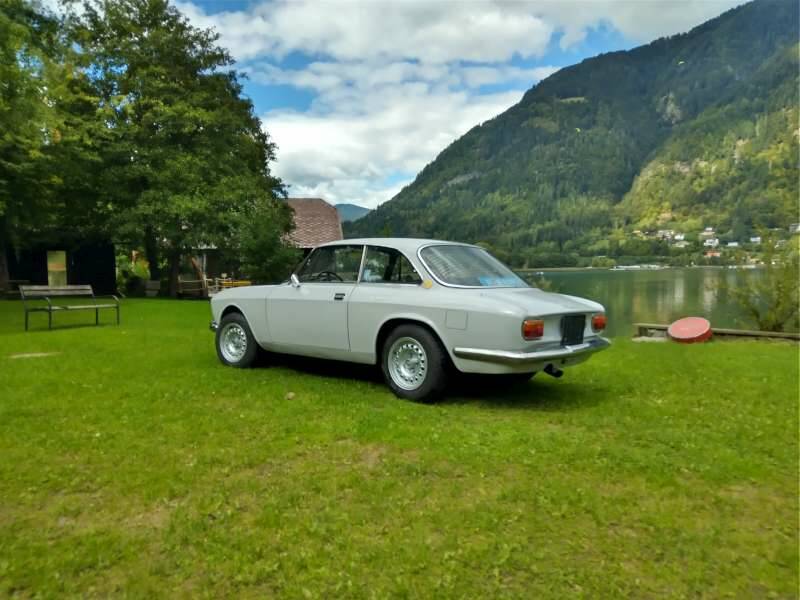 Image 2/25 of Alfa Romeo 1750 GT Veloce (1969)