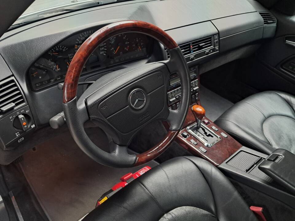 Bild 35/41 von Mercedes-Benz SL 320 (1998)