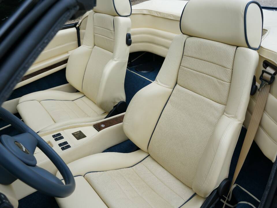 Bild 48/50 von Aston Martin V8 Zagato Vantage Volante (1990)