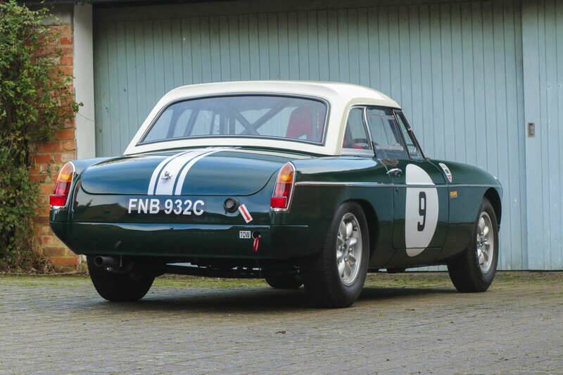 Image 6/50 of MG MGB GT (1965)