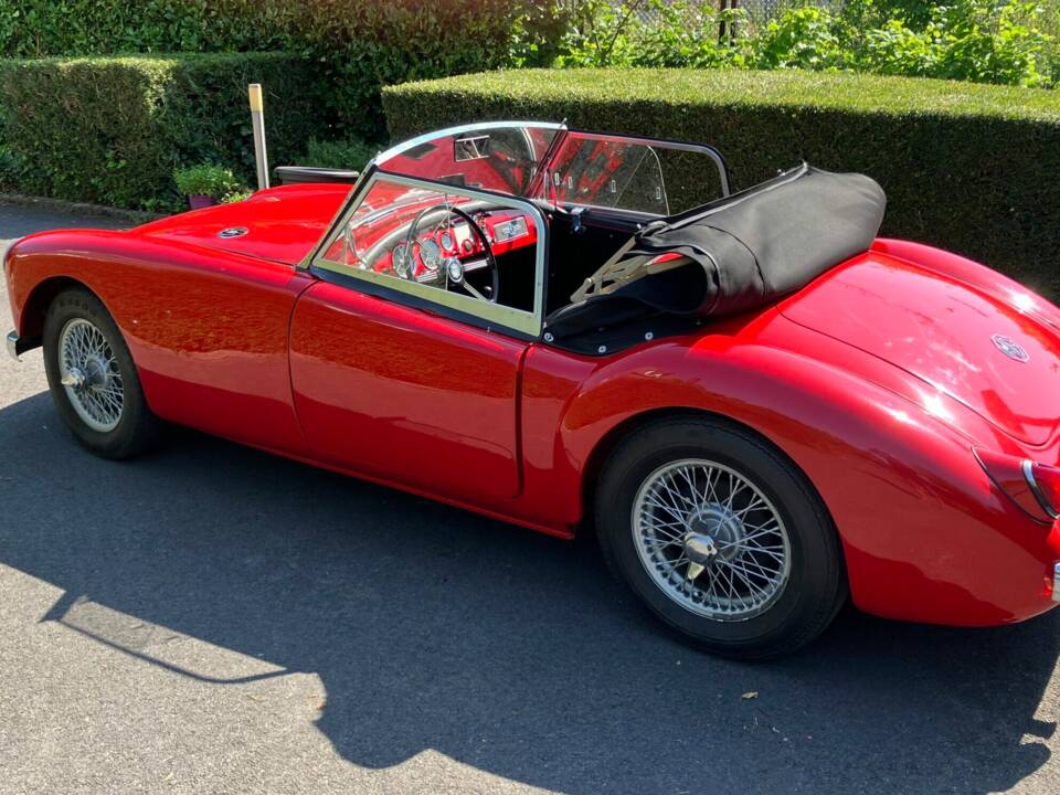 Image 1/4 de MG MGA 1500 (1959)