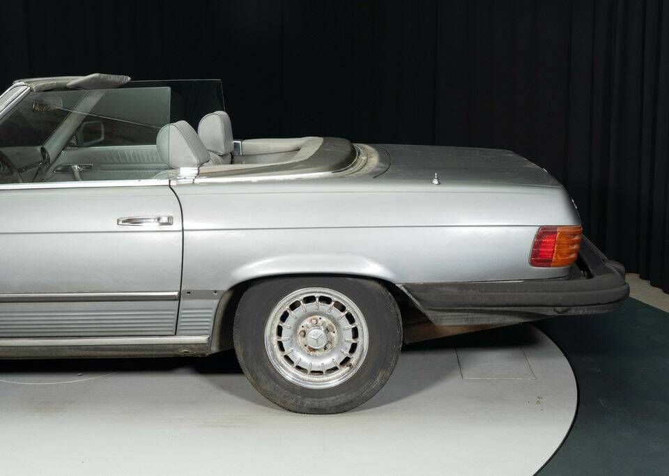 Image 7/8 of Mercedes-Benz 380 SL (1982)