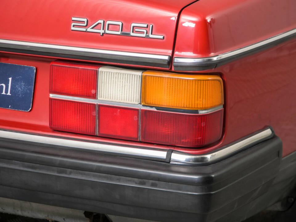Image 31/50 of Volvo 240 (1987)